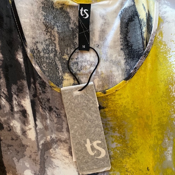 TAKING SHAPE - Aline Tunic Australia 16W - Picture 8 of 10